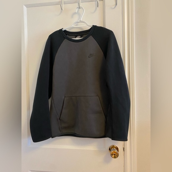 NIKE size small - Picture 1 of 3